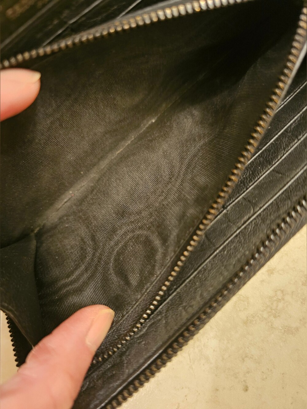 YSL Croc Embossed Zip Wallet - Picture 11 of 13